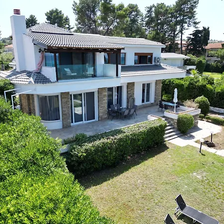 Mare Azul - Luxury Beachfront Retreat In Hanioti, Halkidiki, Greece Hotel 4*