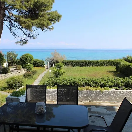 Mare Azul - Luxury Beachfront Retreat In Hanioti, Halkidiki, Greece