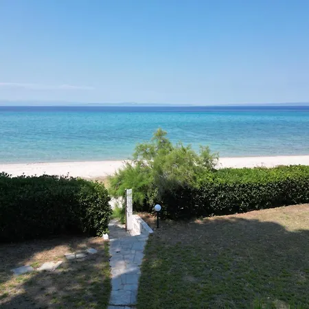 Mare Azul - Luxury Beachfront Retreat In Hanioti, Halkidiki, Greece